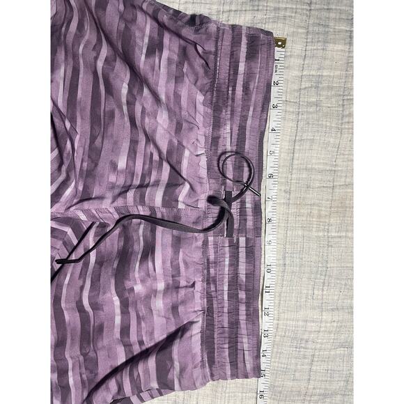 Lululemon Choose a Side Shorts Womens Size 8 Reversible Purple Athletic Run - Picture 10 of 10